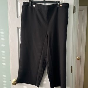 Like new, excellent condition Black dress/office wide leg pants. Eloquii Sz 20